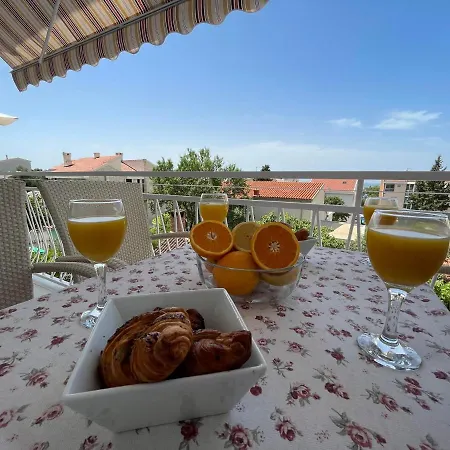 Beach Makarska Apartment דירה